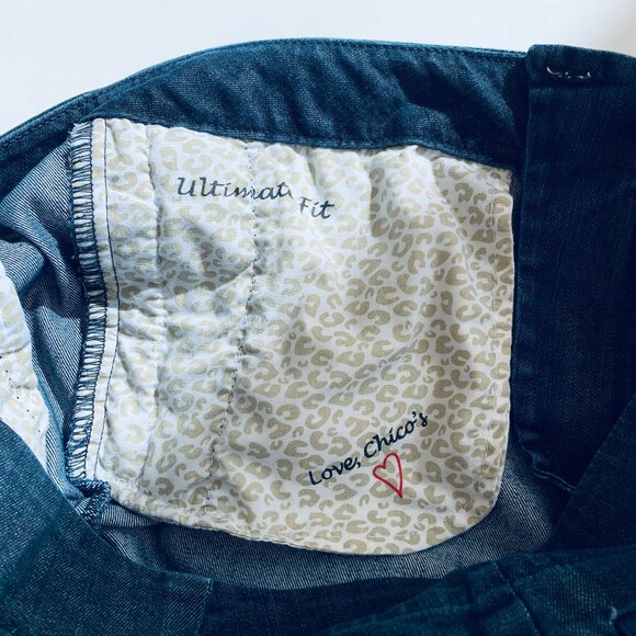 CHICO’S PLATINUM DENIM Ultimate Fit Crop Jean Hint of Gold - Picture 3 of 14
